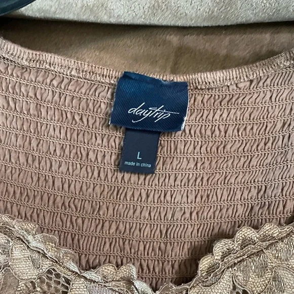 Daytrip  Lace Blouse Lined NEW size L - Picture 7 of 12